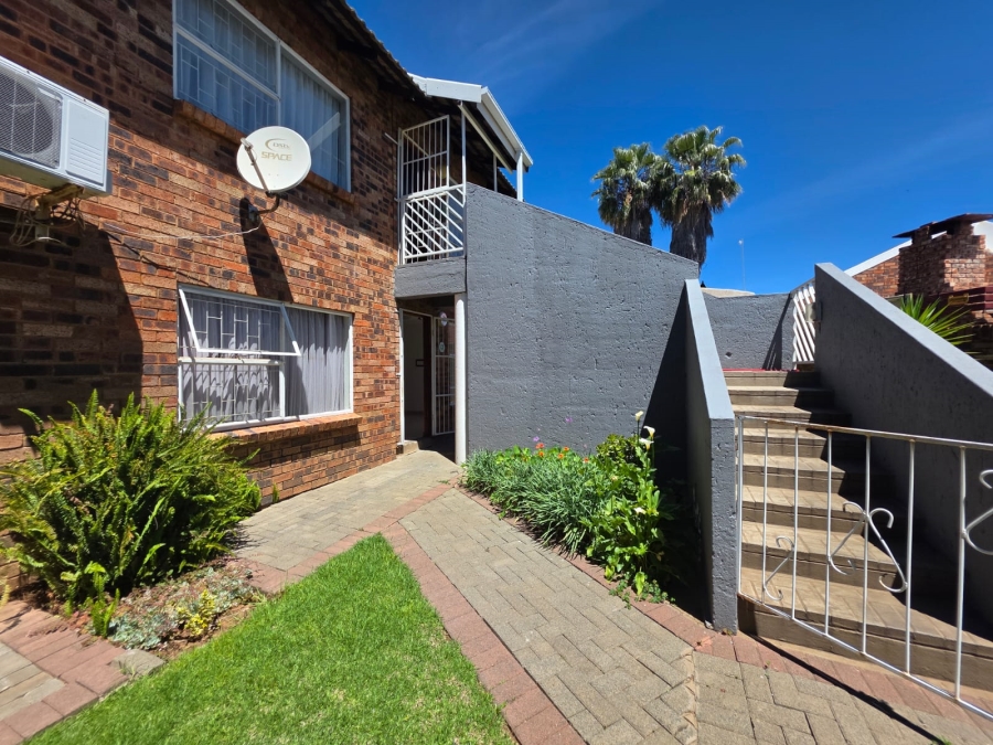 To Let 2 Bedroom Property for Rent in Pellissier Free State